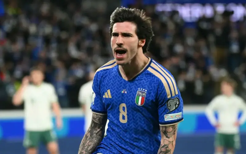 الجميع يتسابق على ساندرو تونالي: مانشستر يونايتد يحلم به ومانشستر سيتي يفكر في ضمه، ديربي بقيمة 100 مليون